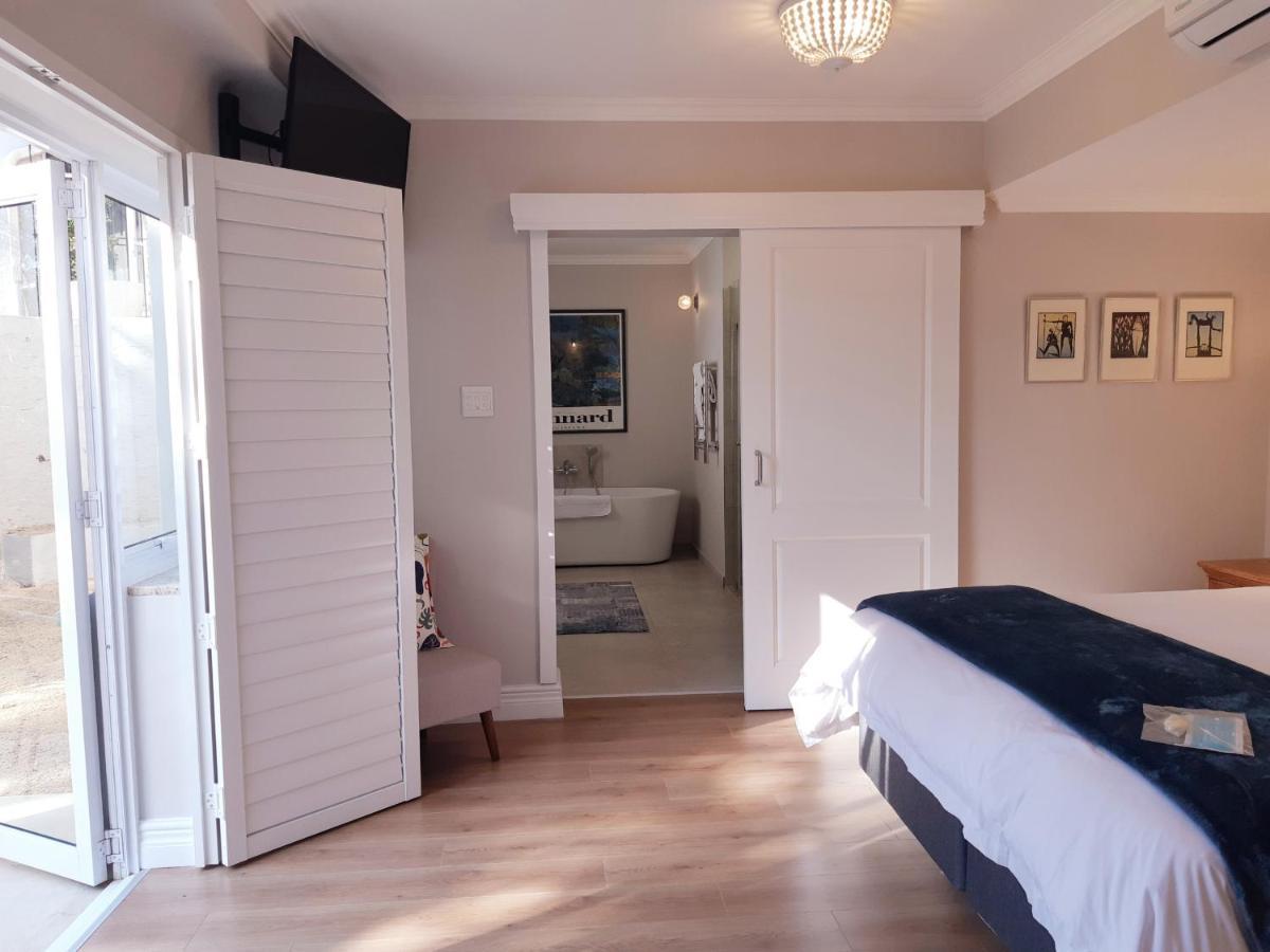 Amberhall Guesthouse โจฮันเนสเบิร์ก ภายนอก รูปภาพ