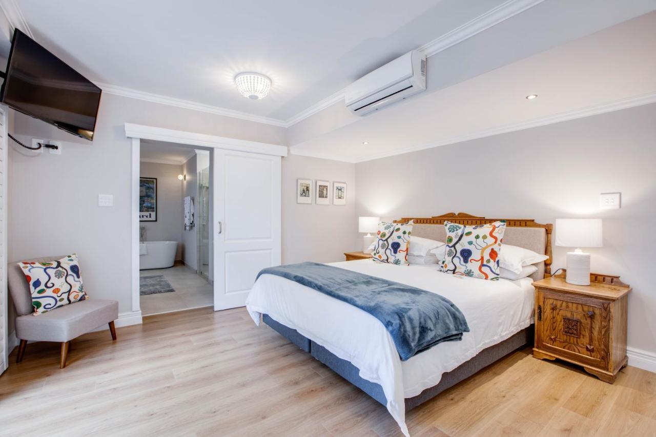Amberhall Guesthouse โจฮันเนสเบิร์ก ภายนอก รูปภาพ