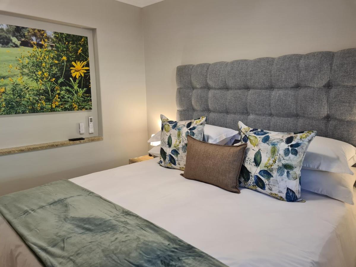 Amberhall Guesthouse โจฮันเนสเบิร์ก ภายนอก รูปภาพ
