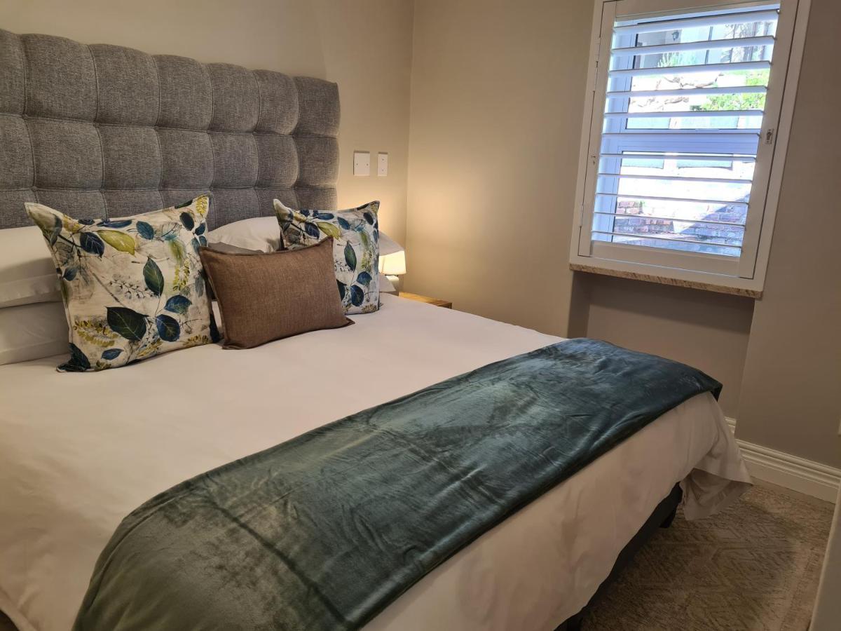 Amberhall Guesthouse โจฮันเนสเบิร์ก ภายนอก รูปภาพ