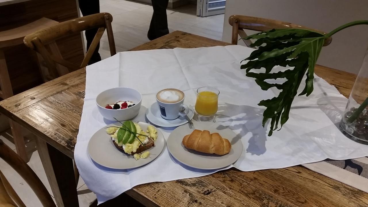 Amberhall Guesthouse โจฮันเนสเบิร์ก ภายนอก รูปภาพ