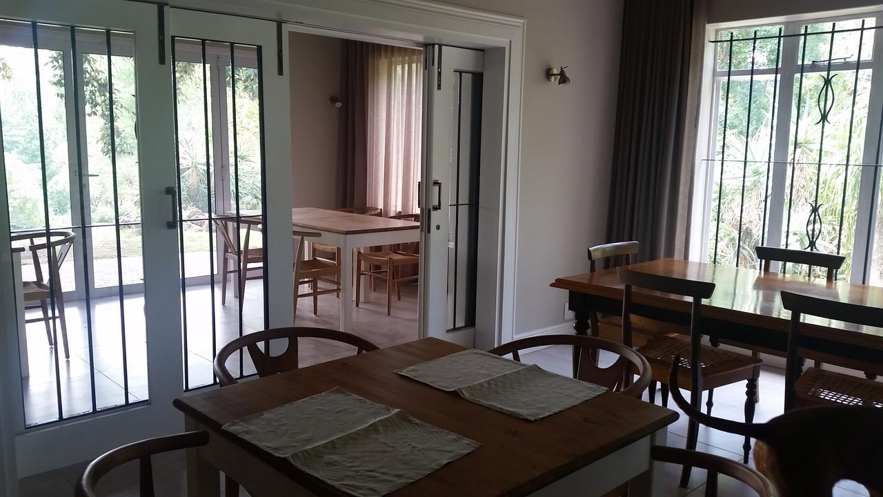 Amberhall Guesthouse โจฮันเนสเบิร์ก ภายนอก รูปภาพ