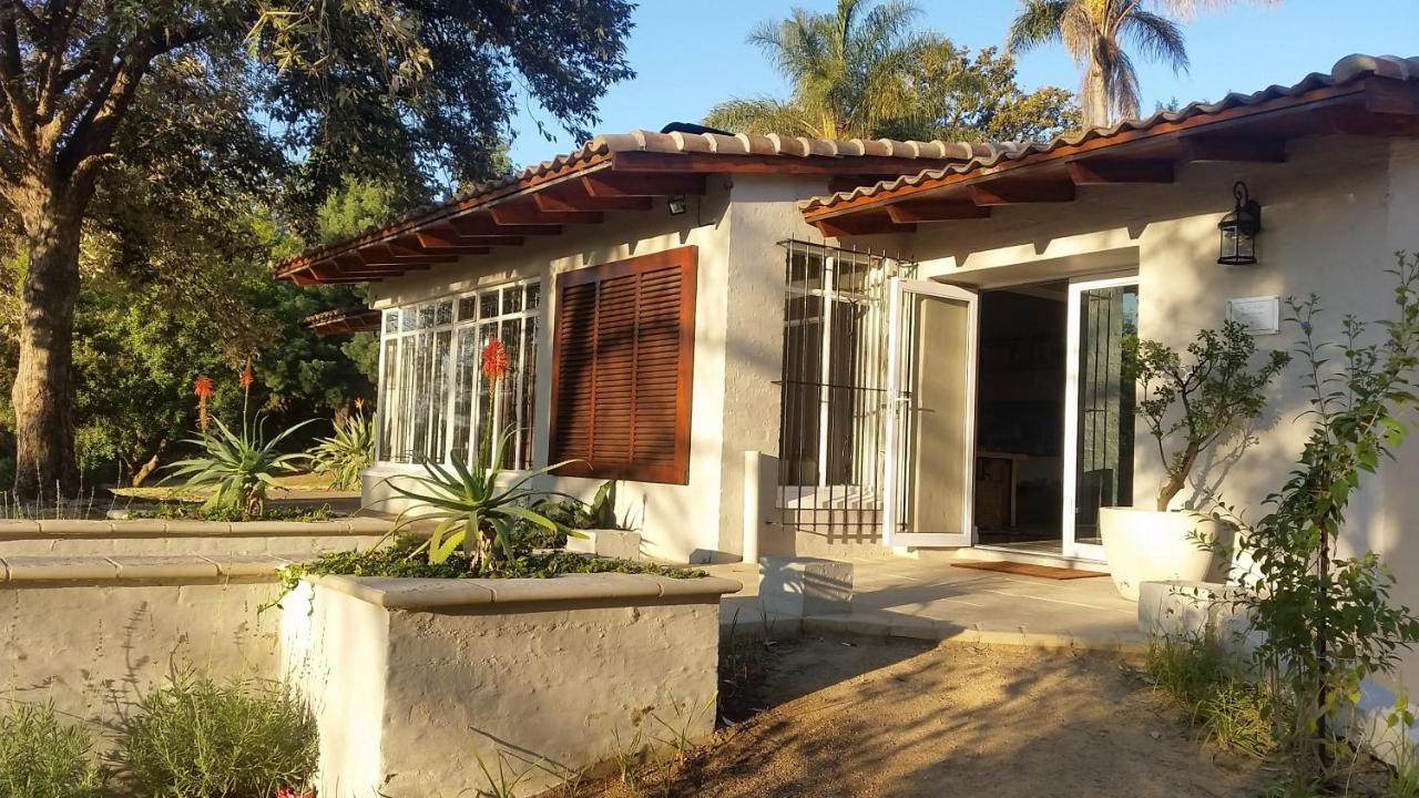Amberhall Guesthouse โจฮันเนสเบิร์ก ภายนอก รูปภาพ