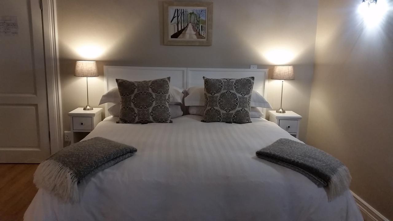 Amberhall Guesthouse โจฮันเนสเบิร์ก ภายนอก รูปภาพ