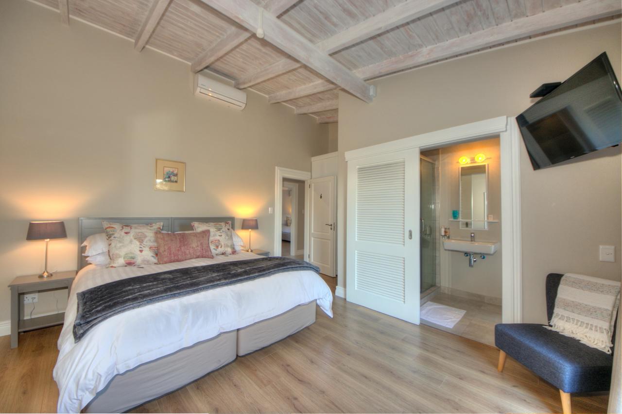 Amberhall Guesthouse โจฮันเนสเบิร์ก ภายนอก รูปภาพ