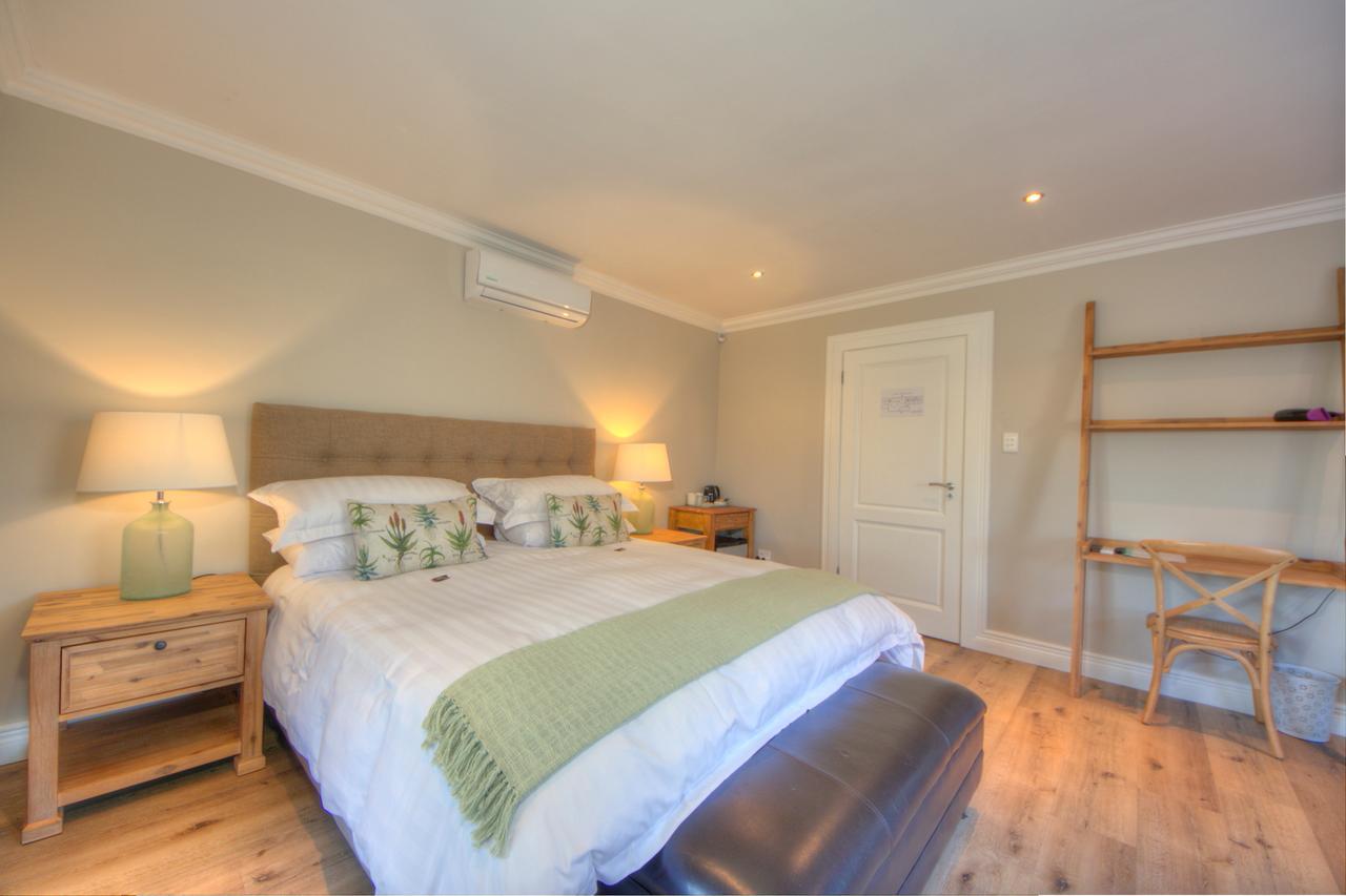 Amberhall Guesthouse โจฮันเนสเบิร์ก ภายนอก รูปภาพ
